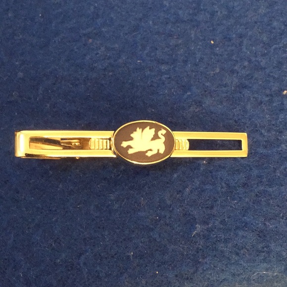 NIB Wedgwood  Dark Blue Jasperware Tie Tac or Clip - Picture 3 of 8